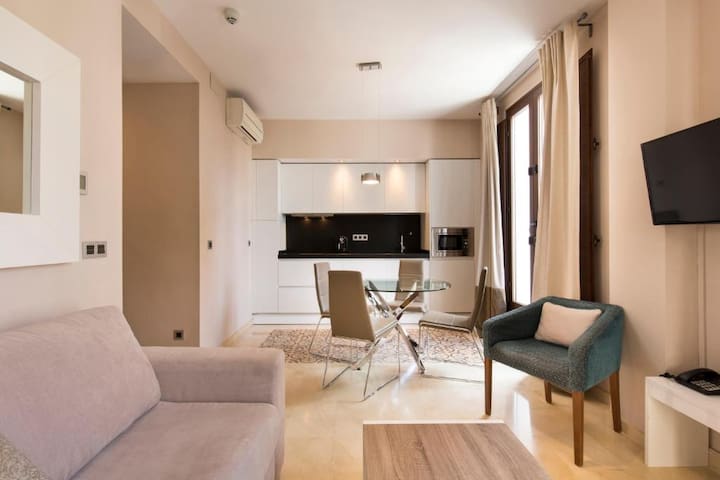 Riad Puertas Del Albaicin managed Airbnb listing 2