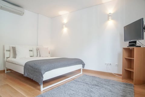 Imóvel de sucesso: GuestReady - Spacious and Modern Studio in Belém! em Ajuda