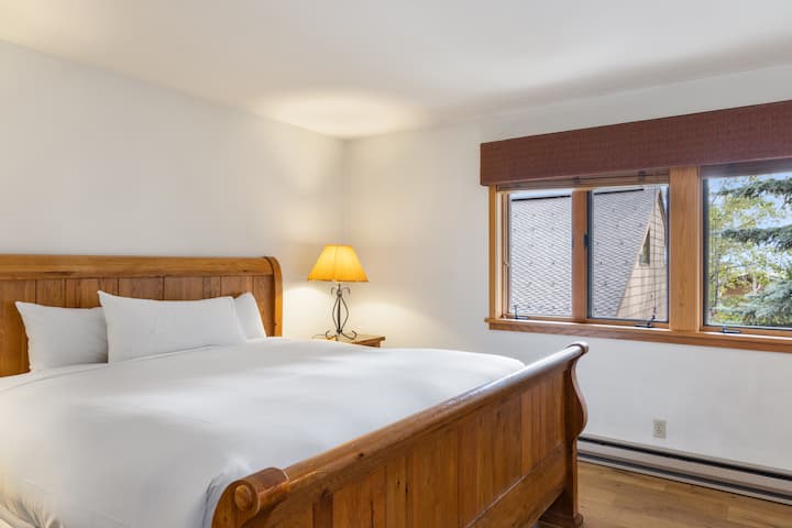 Upstairs Primary Bedroom