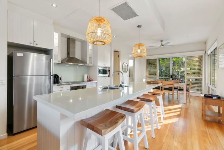 Elouera 2 – Private Duplex with Views and Pool