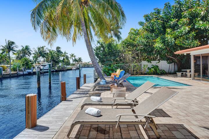 Beach House – Heated Pool – Waterfront – Steps to the Beach gallery image 4