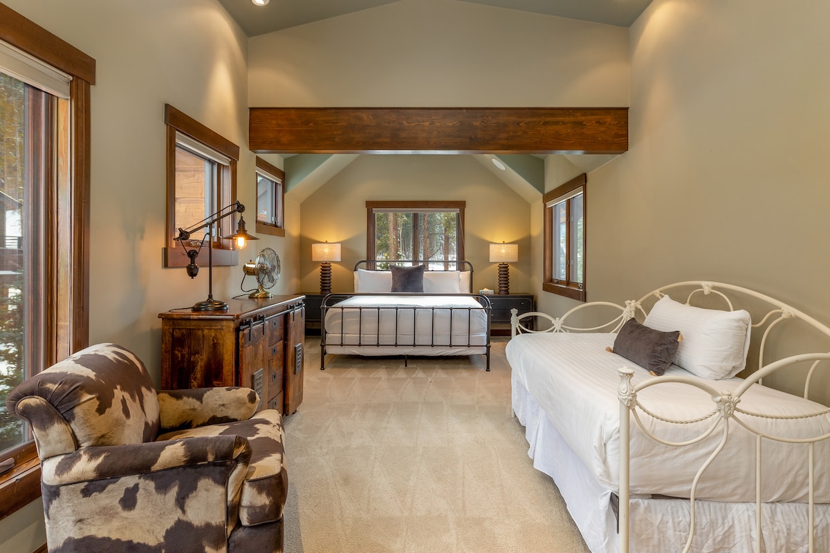 ห้องนอนหลักห้องที่ 2