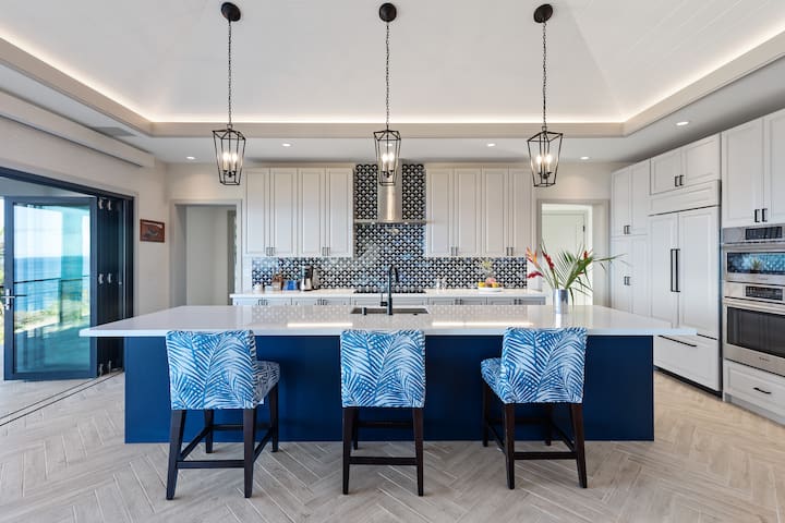 Amazing 4BR Home w/Pool, Ocean and Sunset Views! gallery image 3