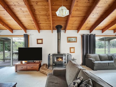 "Parkview South" by Halls Gap Accommodation.