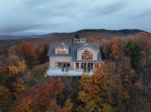 Vermont's Mountain Villa: Hot tub, Ski views, Pet+
