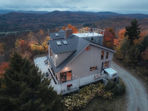 Vermont's Mountain Villa: Hot tub, Ski views, Pet+