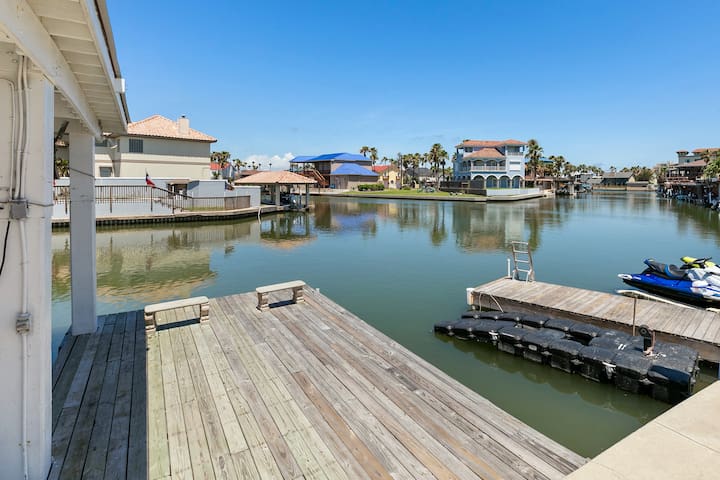 Padre Getaways managed Airbnb listing 1