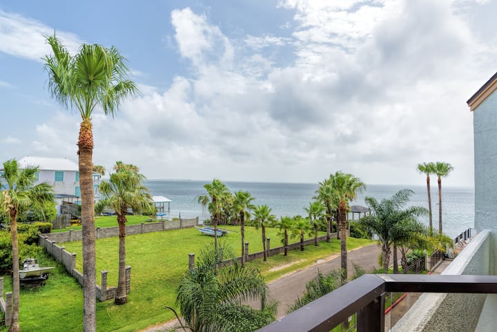 Quiet Bayfront Condo W/ Boat Slips & Fishing Pier! - South Padre Island