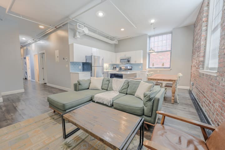 Lavishly Designed Home | With Office | Close to T gallery image 4