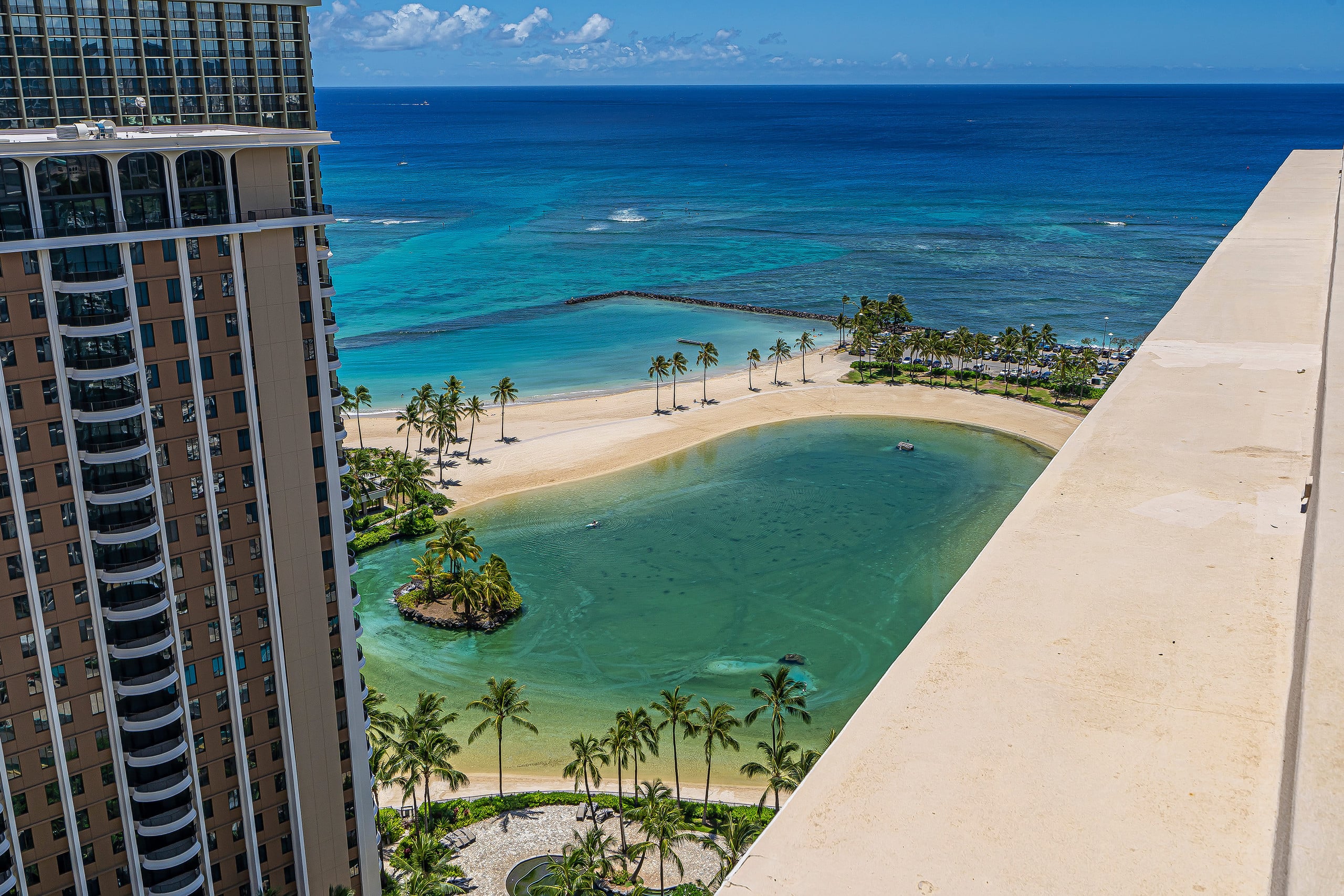 Condo in Honolulu · ★4.65 · 2 bedrooms · 3 beds · 2 private baths - Image 27