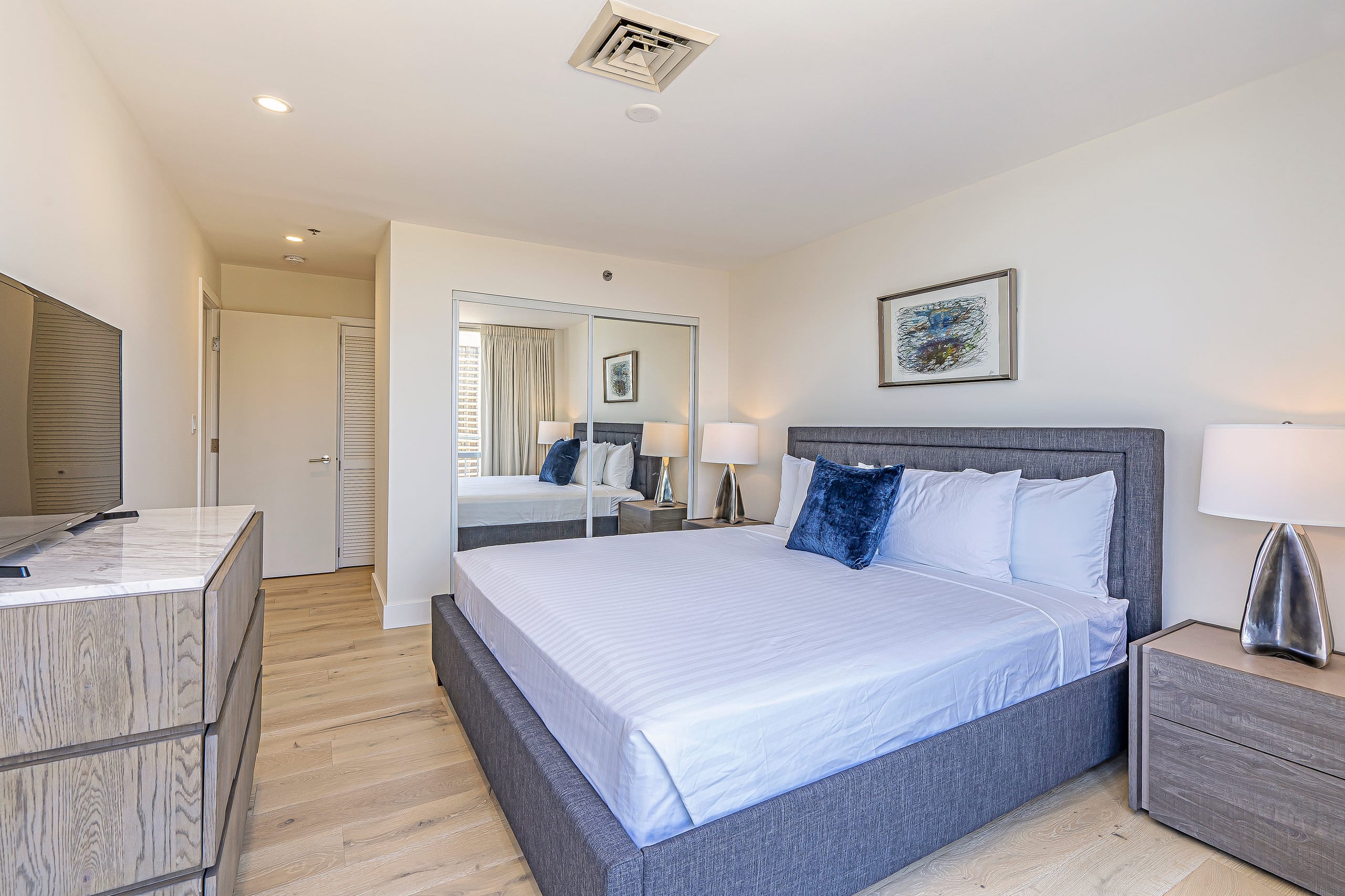Condo in Honolulu · ★4.65 · 2 bedrooms · 3 beds · 2 private baths - Image 13