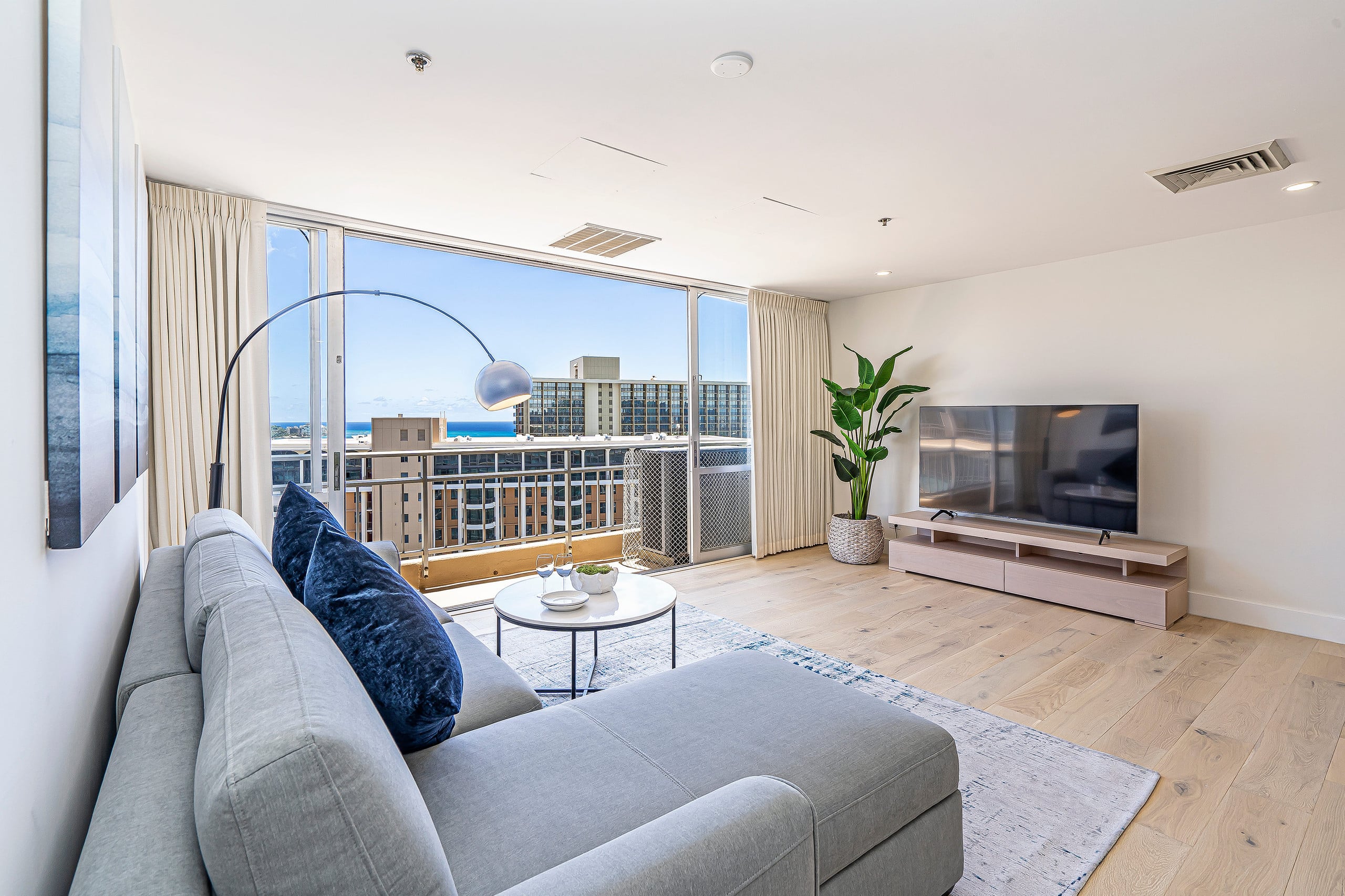 Condo in Honolulu · ★4.65 · 2 bedrooms · 3 beds · 2 private baths - Image 1