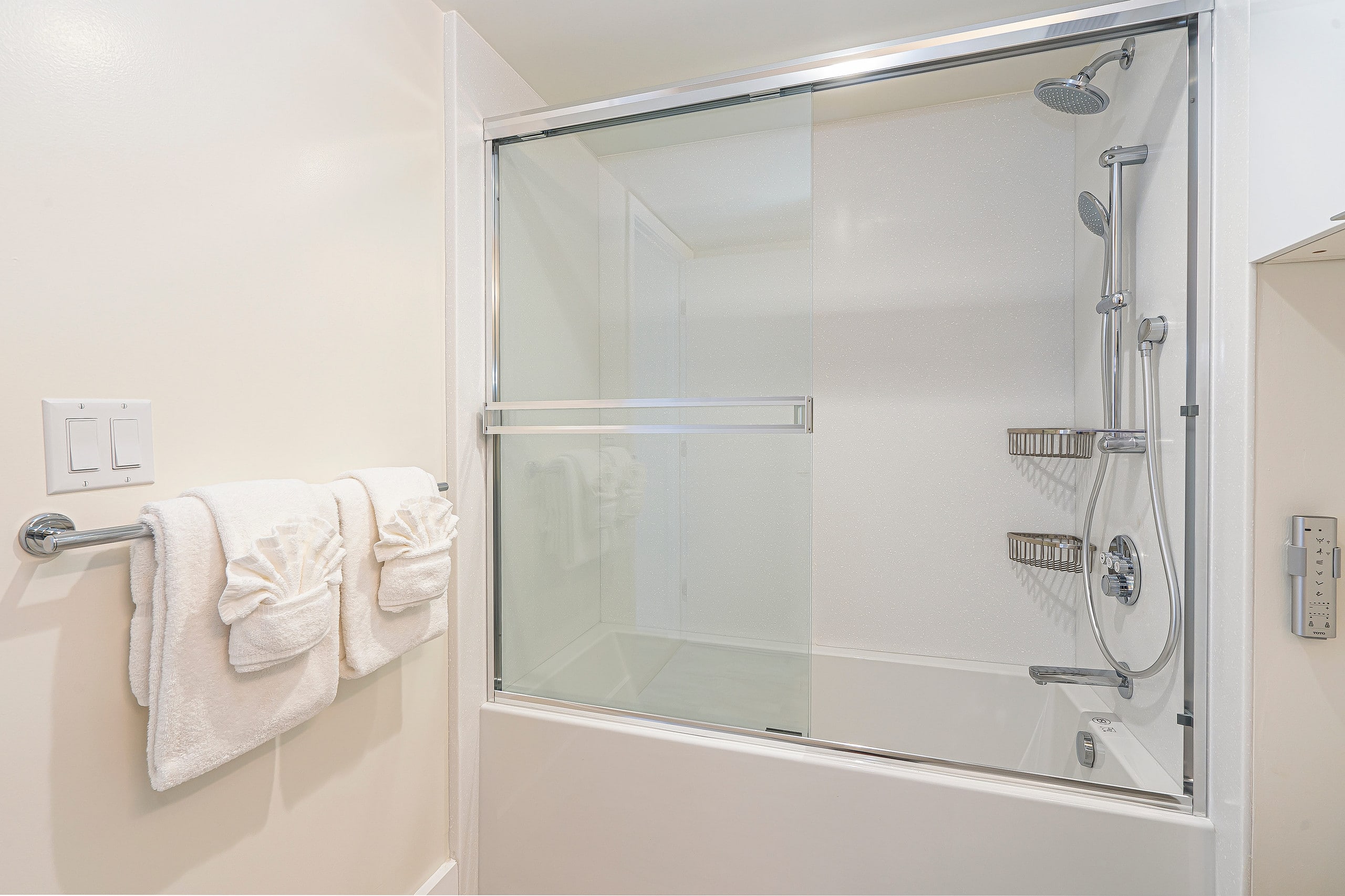 Condo in Honolulu · ★4.65 · 2 bedrooms · 3 beds · 2 private baths - Image 18