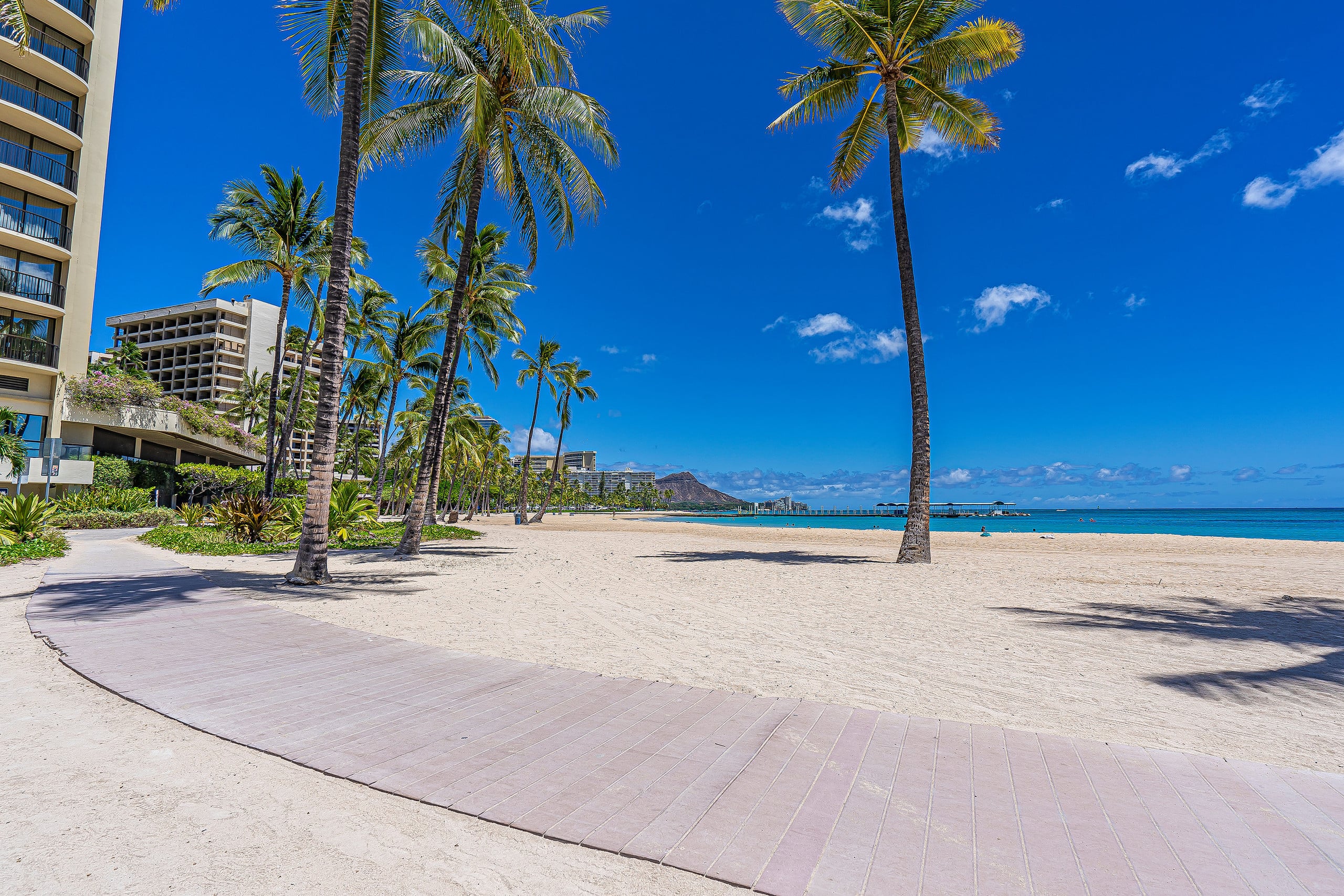 Condo in Honolulu · ★4.65 · 2 bedrooms · 3 beds · 2 private baths - Image 35