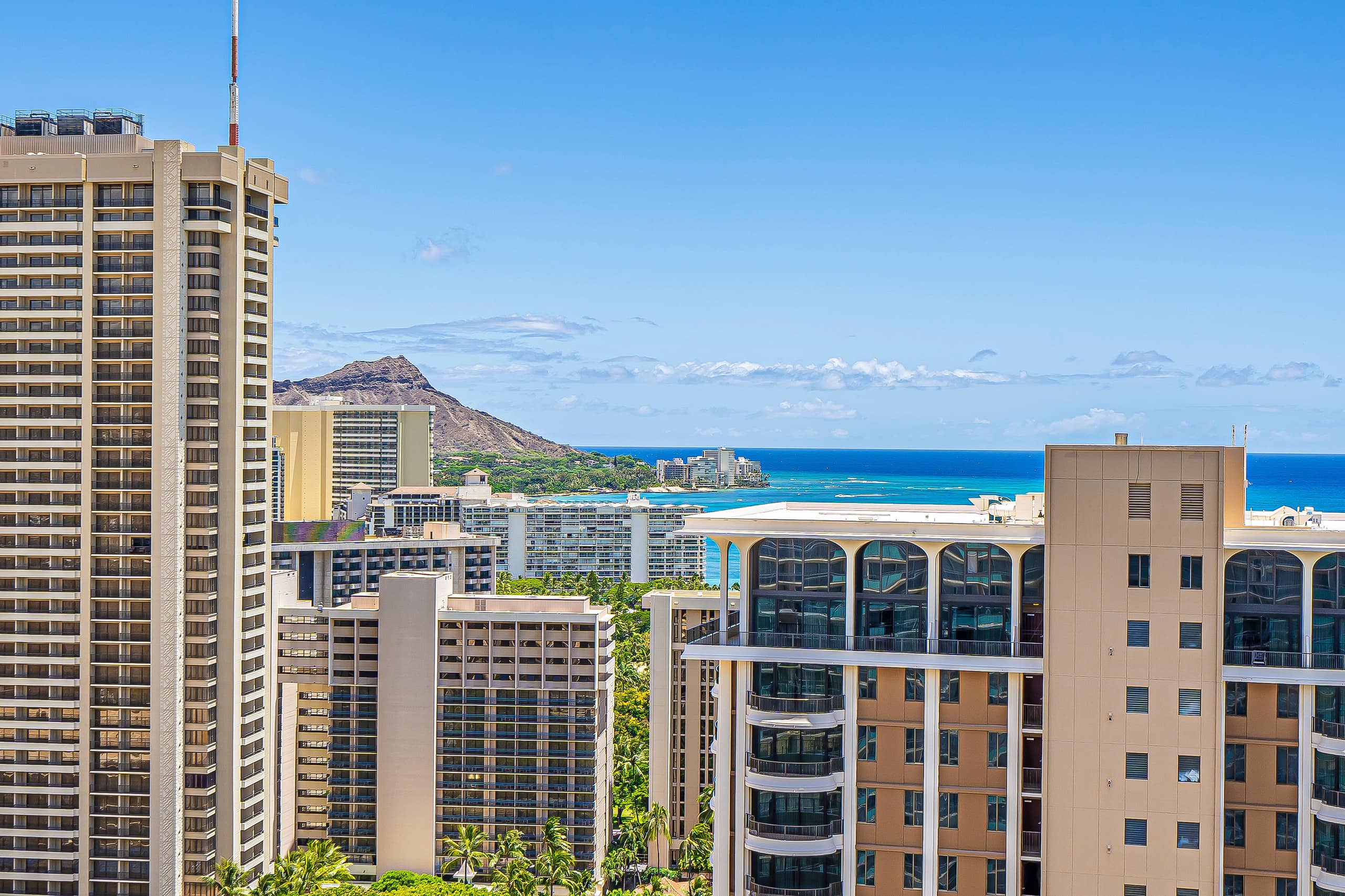 Condo in Honolulu · ★4.65 · 2 bedrooms · 3 beds · 2 private baths - Image 25