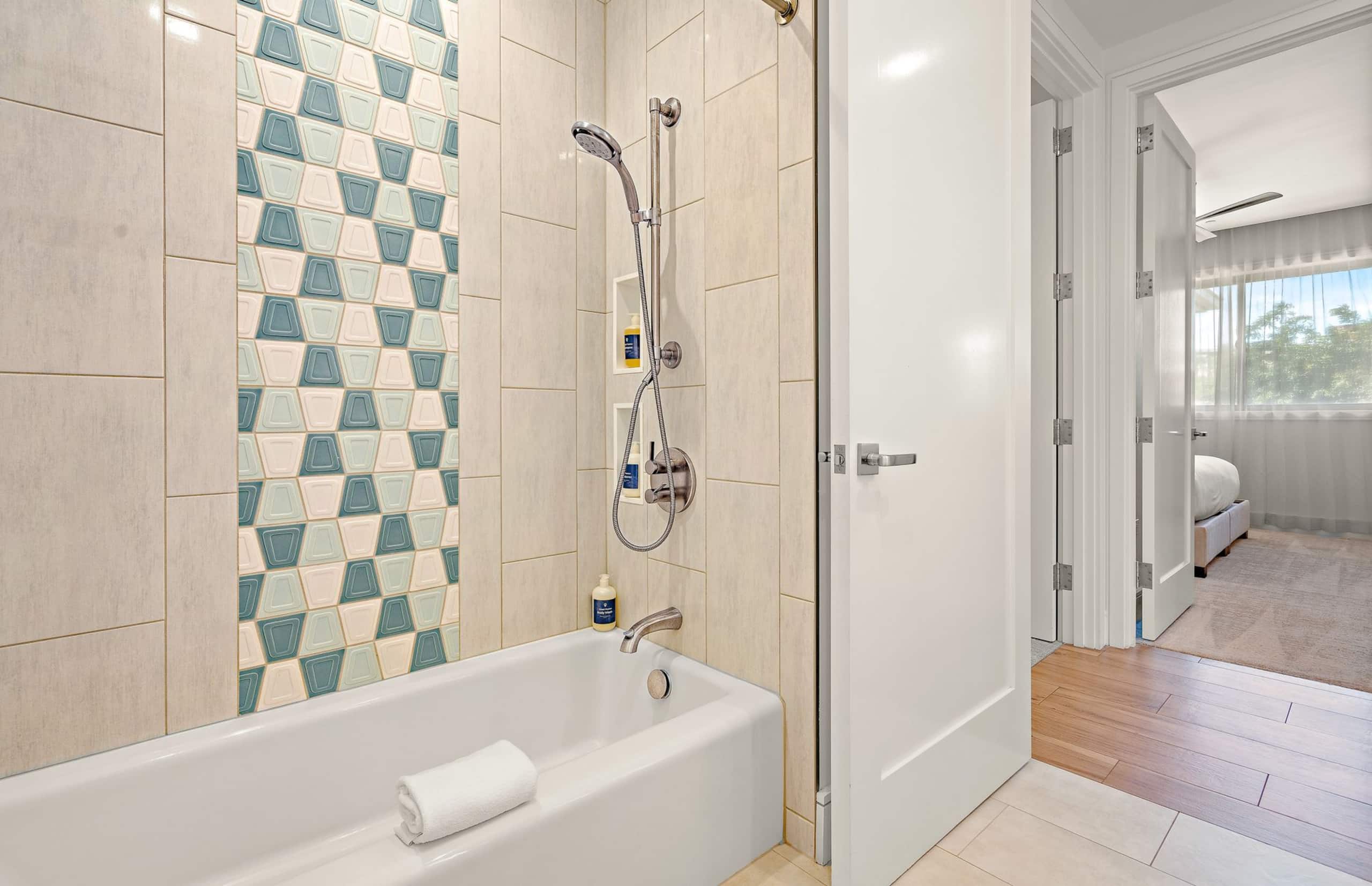 Condo in Lahaina · ★5.0 · 3 bedrooms · 4 beds · 3 baths - Image 38