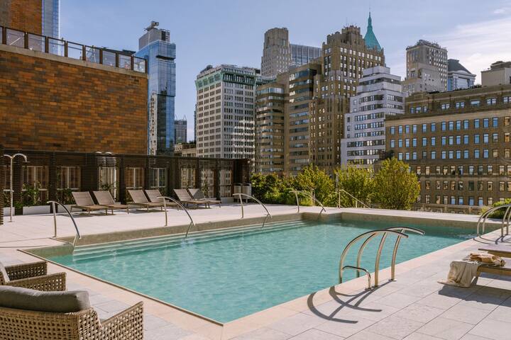 Sonder Battery Park | 2BR Apartment w/ Park View gallery image 2