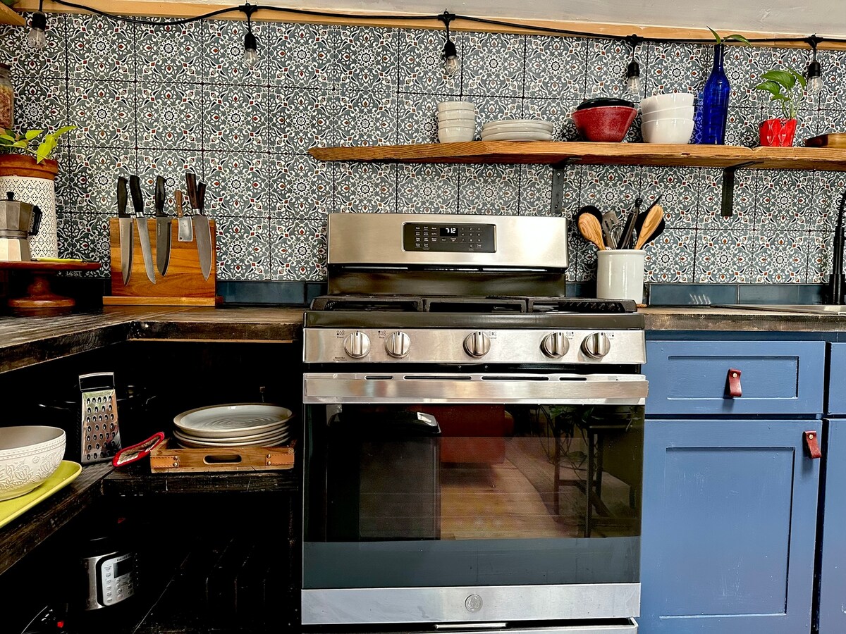 Cozy East Cottage EV Charger | Free Bikes