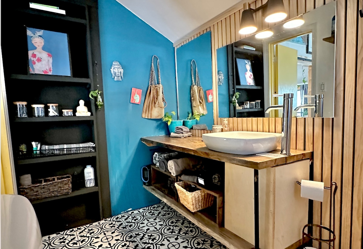 Cozy East Cottage EV Charger | Free Bikes