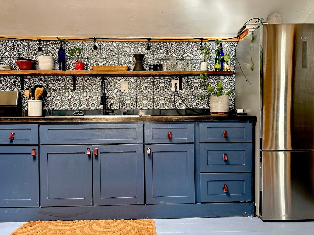 Cozy East Cottage EV Charger | Free Bikes