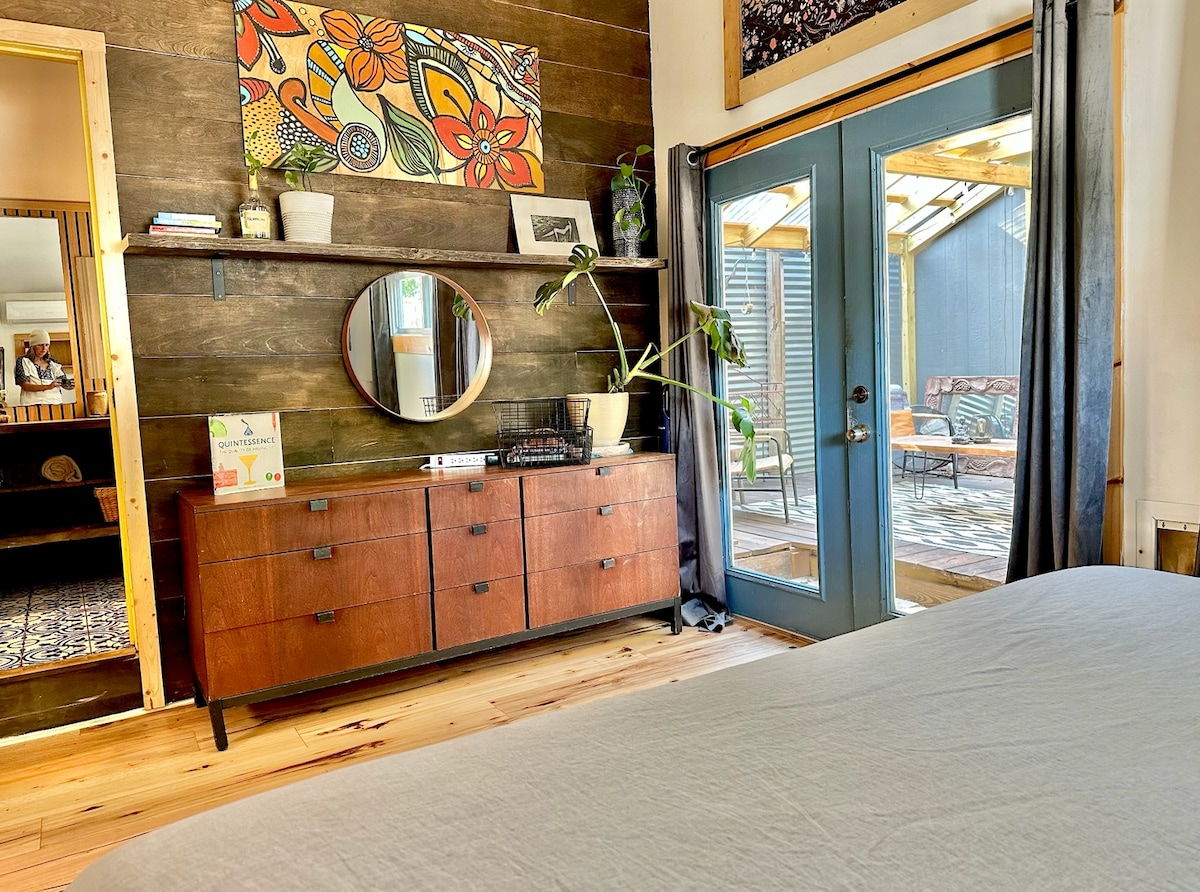 Cozy East Cottage EV Charger | Free Bikes
