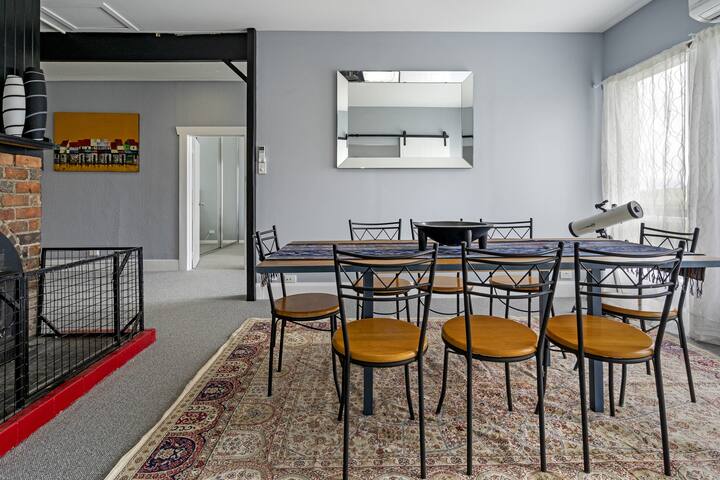 Mole Creek Cabins: 3 Bedroom Modern Farm House gallery image 5