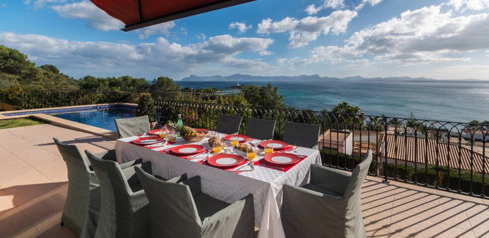 Villa Ca Na Bruixa,con piscina y vistas al mar gallery image 2