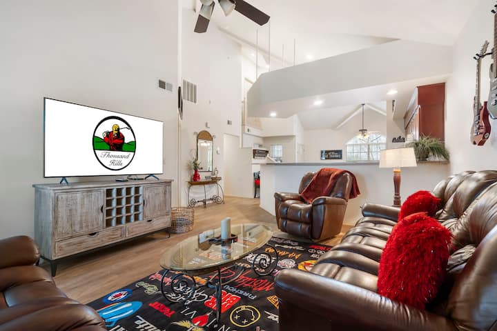 Modern 3br Golf Course Condo  Sunroom, Recliners & Free Wifi  Sleeps 8 - Branson, MO