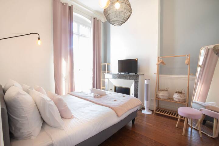 High quality flat for 6 – Heart of Bordeaux gallery image 5