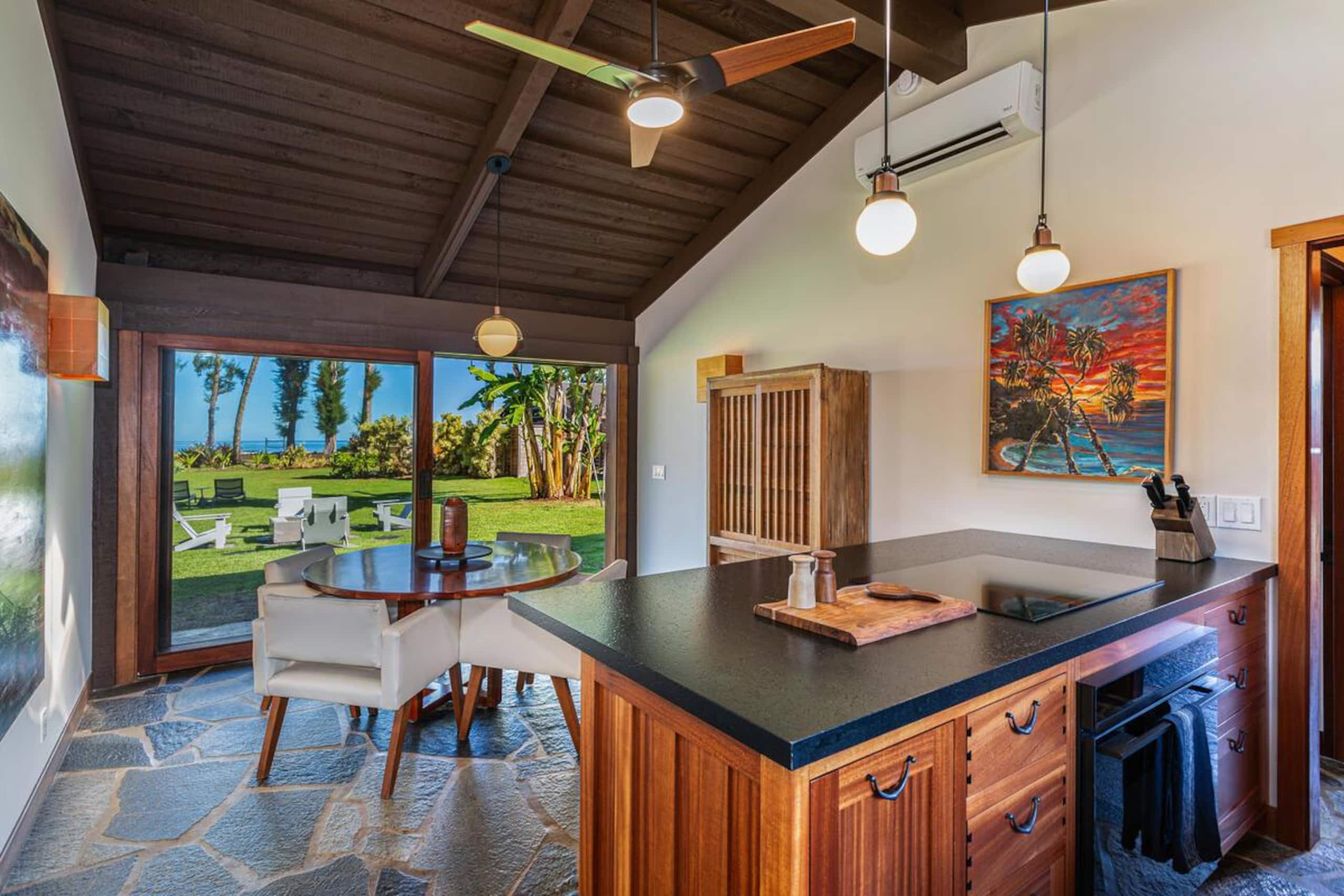 Home in Hanalei · ★5.0 · 2 bedrooms · 4 beds · 2 baths - Image 4