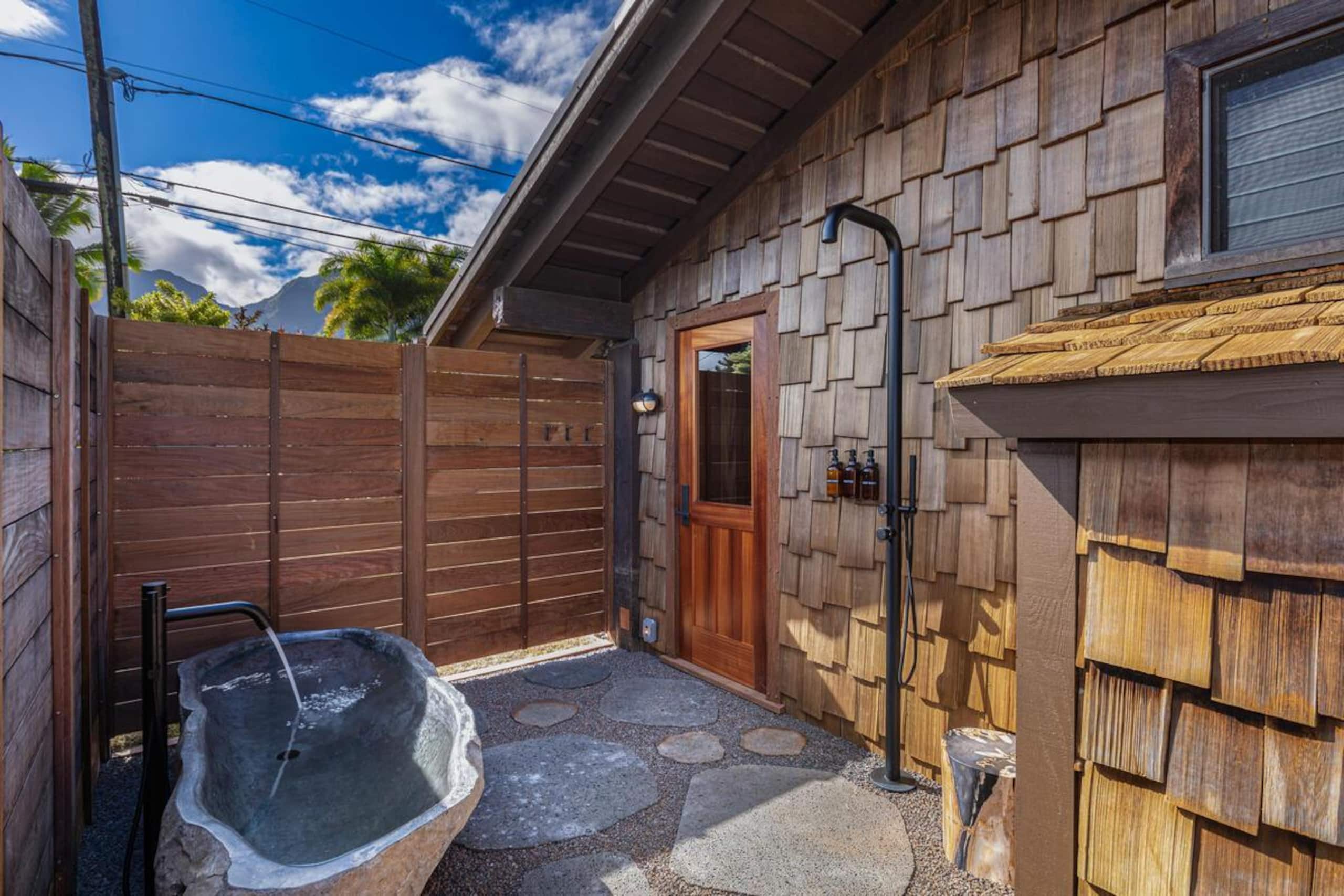 Home in Hanalei · ★5.0 · 2 bedrooms · 4 beds · 2 baths - Image 14