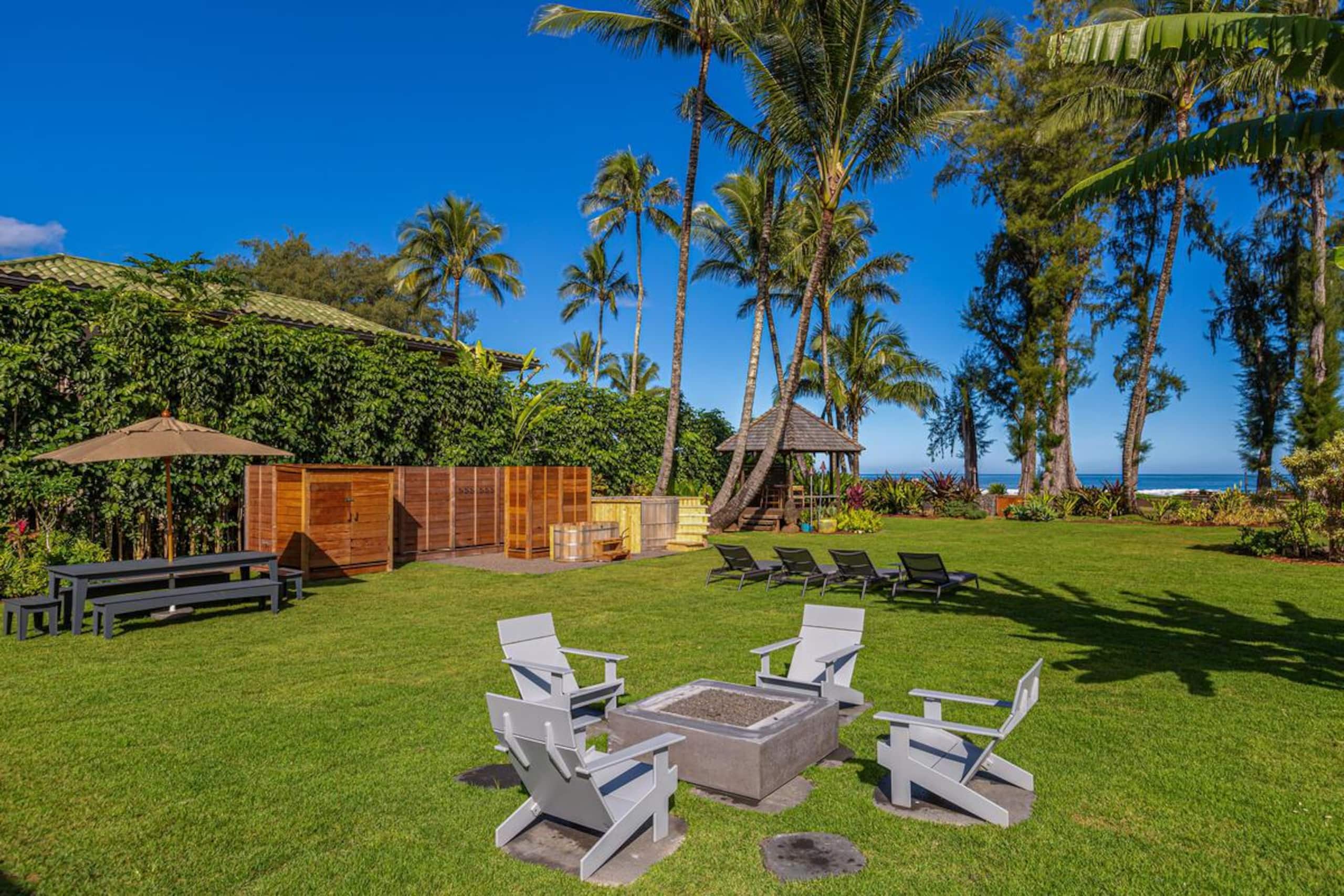 Home in Hanalei · ★5.0 · 2 bedrooms · 4 beds · 2 baths - Image 2