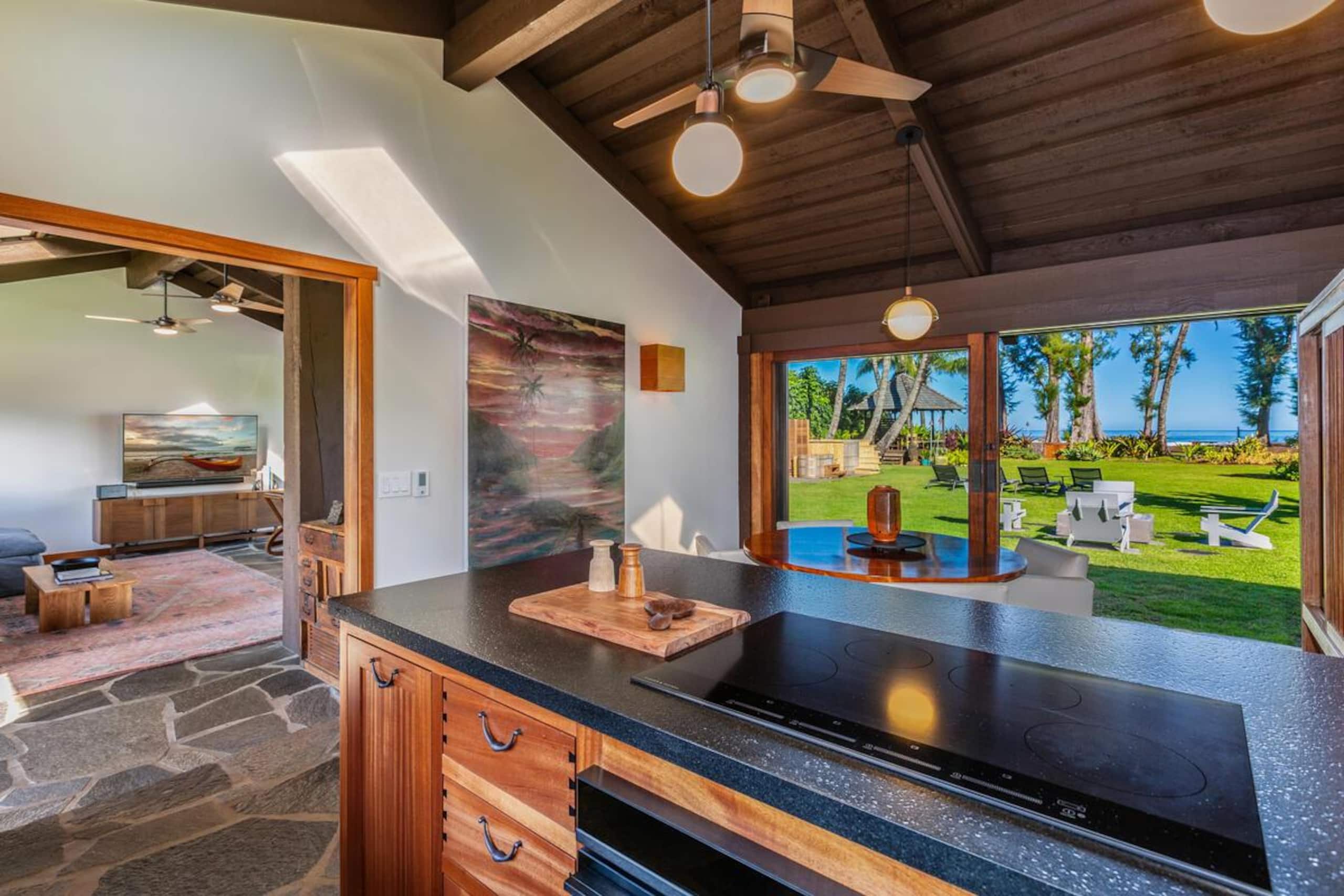 Home in Hanalei · ★5.0 · 2 bedrooms · 4 beds · 2 baths - Image 12