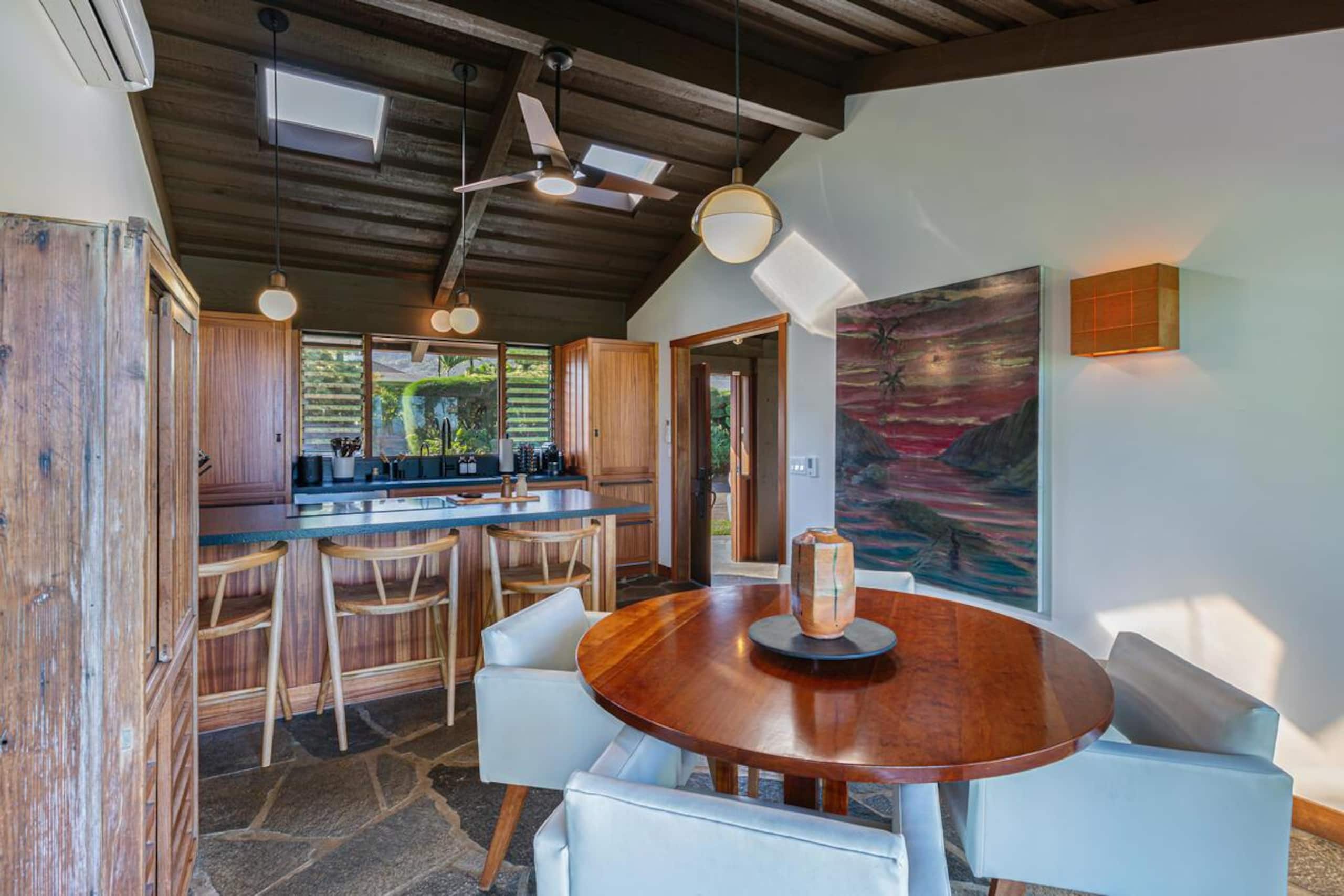 Home in Hanalei · ★5.0 · 2 bedrooms · 4 beds · 2 baths - Image 11