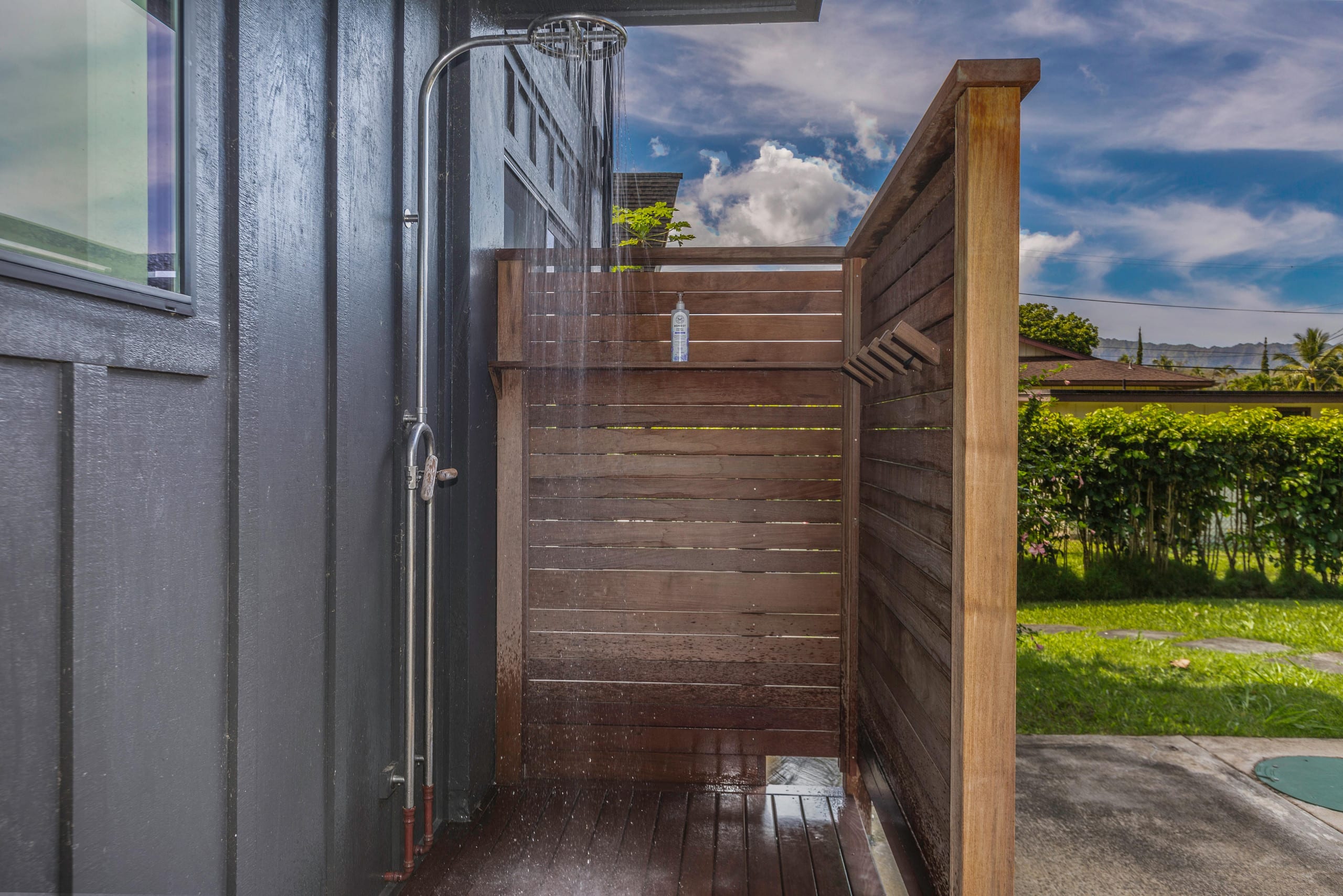 Home in Hanalei · ★4.83 · 5 bedrooms · 6 beds · 4.5 baths - Image 47