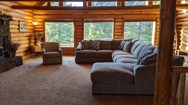 Дневна соба на главниот кат