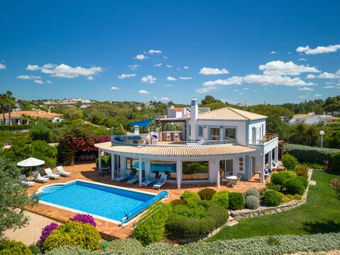 Casa Polgoda, luxury villa with ocean views