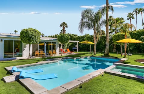 Palm Springs Poolside Retreat - Stunning Views