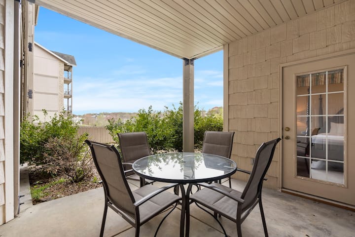 3br 3ba Walk-in Golf Condo With Covered Patio - Branson, MO