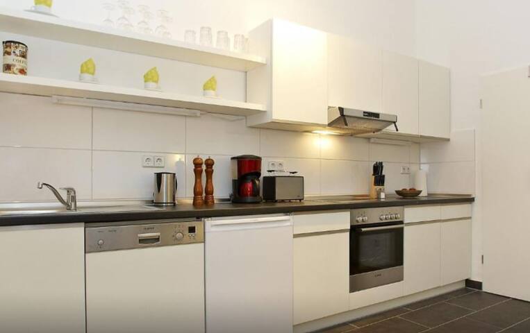 Family Deluxe Apartment gallery image 2