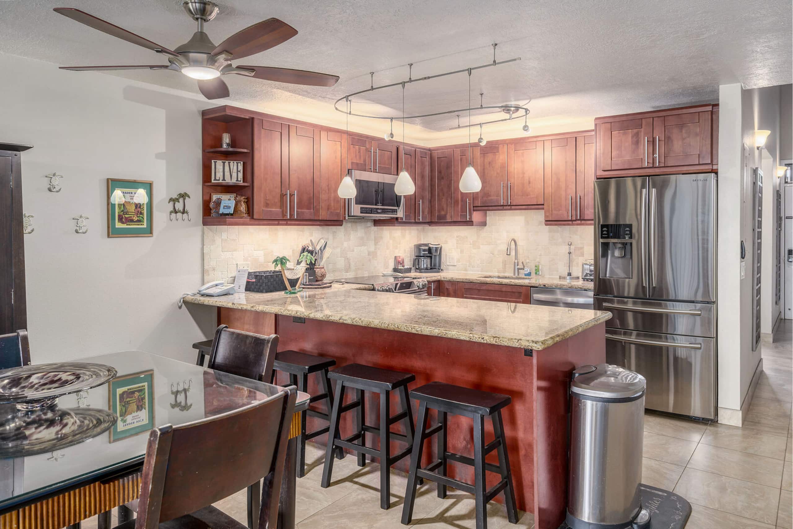 Condo in Kihei · ★4.89 · 2 bedrooms · 3 beds · 2 baths - Image 2