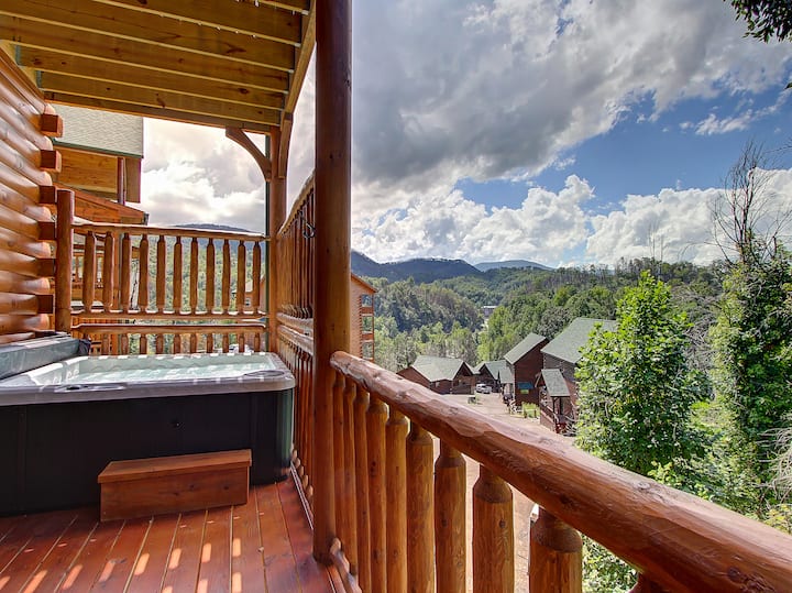 Mtn View, Pool Table, Hot Tub- Near Downtown Gburg - Gatlinburg, TN