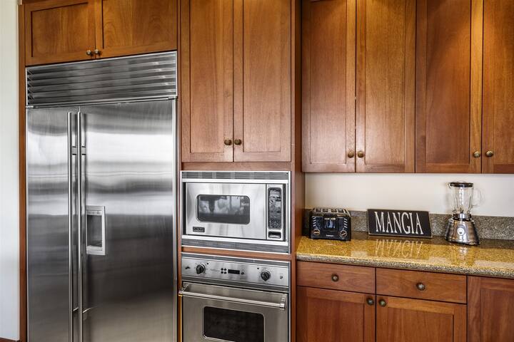 Kolea 10B (3/3.5) ~ Never Before Rented Ocean View gallery image 5