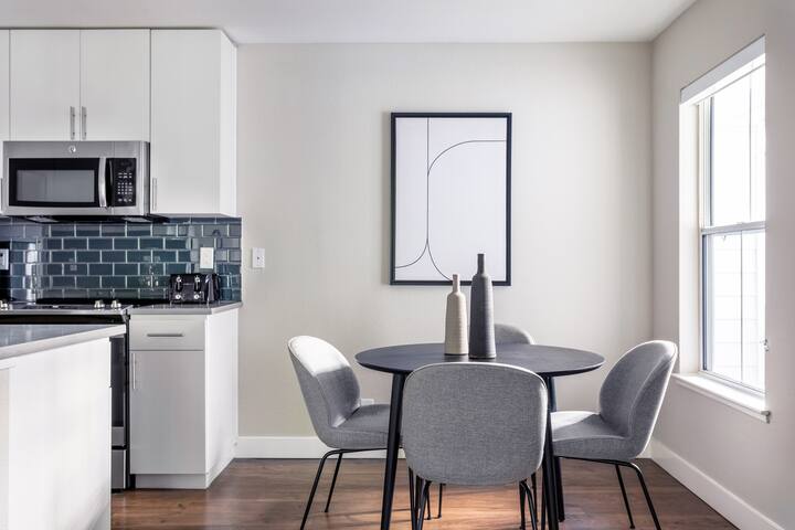 Blueground | Mountain View, gym, spa, nr dining gallery image 5