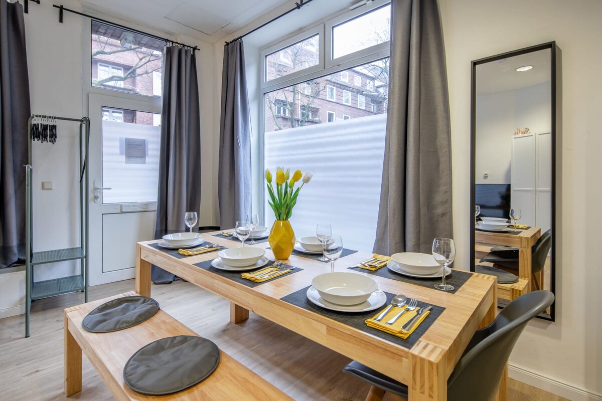 Top performing Airbnb: Studio Family Loft Self CheckIn Street Parking in Hamm