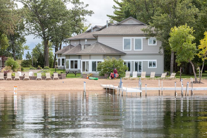 Spacious 2BR Lakeside Condo Firepit | Gull Lake MN
