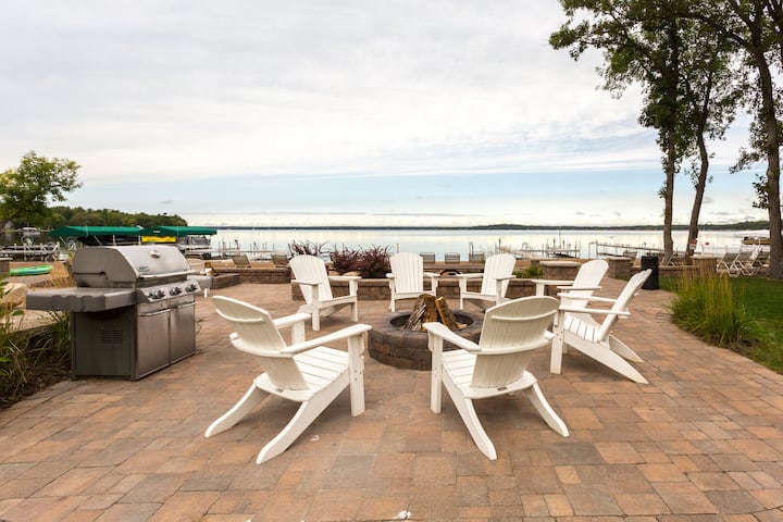 Spacious 2BR Lakeside Condo Firepit | Gull Lake MN