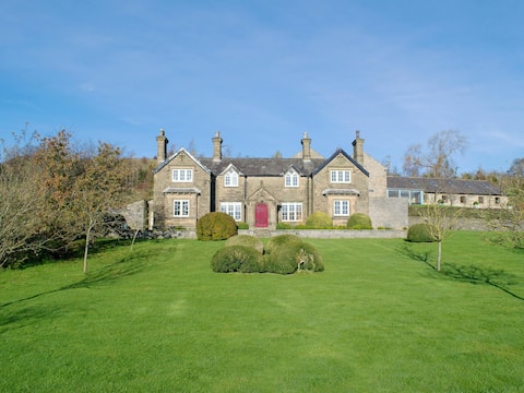 Roomy 6BR House in 3,000-acre Country Estate. Has Kids Cave!
