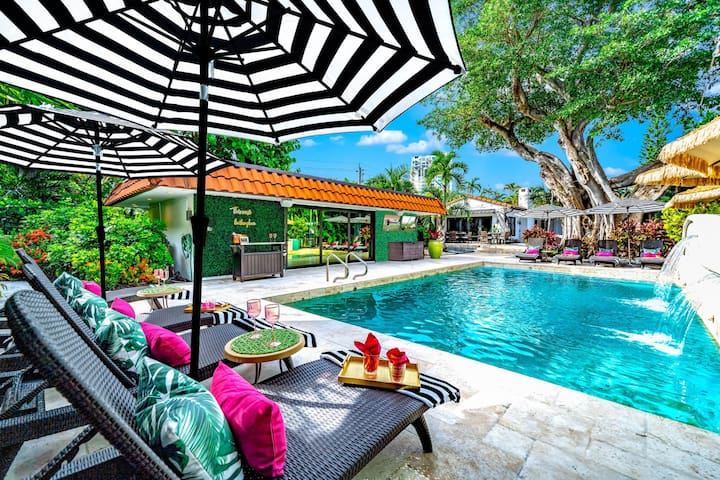 #1 Beach Estate Las Olas Beach Best Location