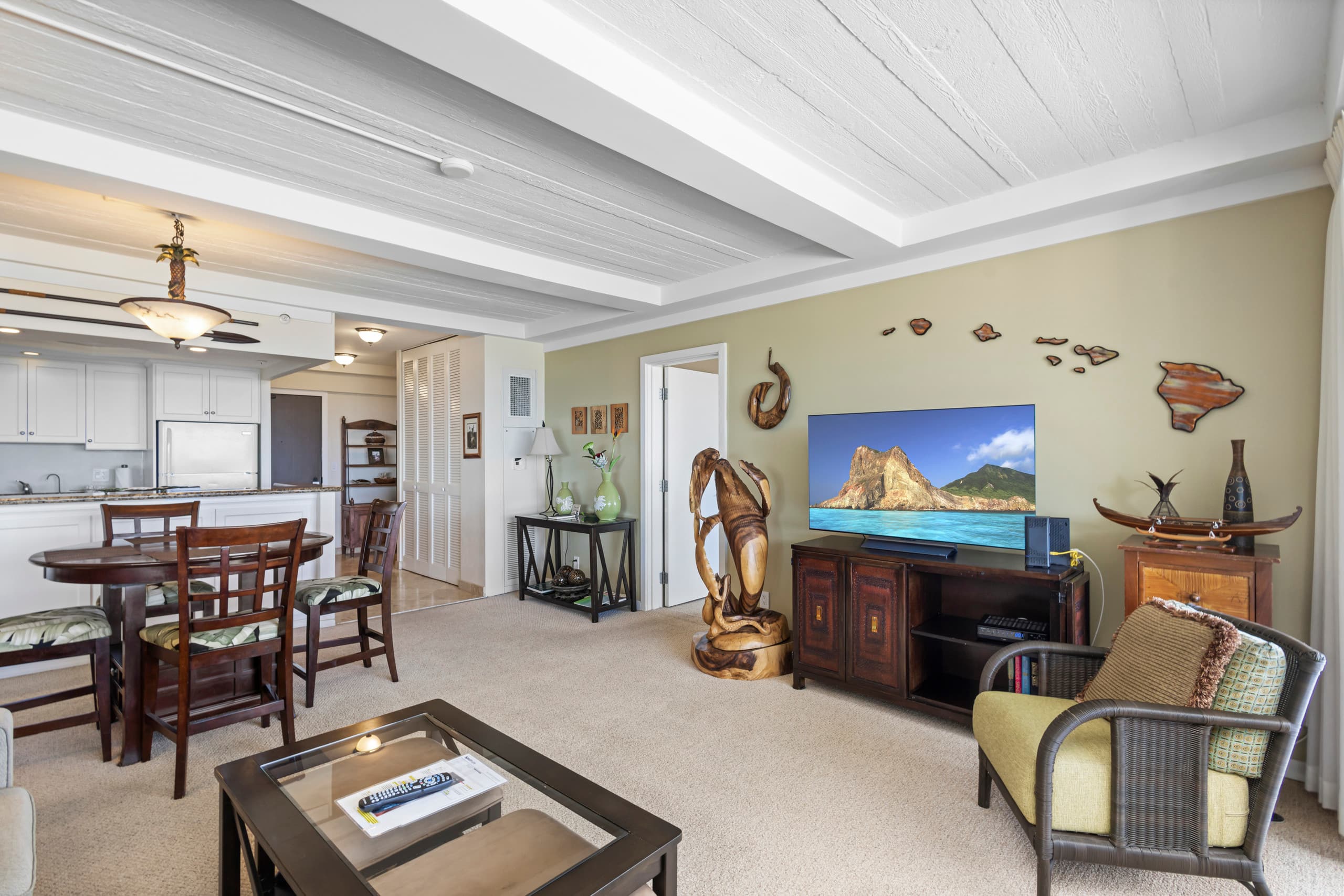 Condo in Lahaina · ★4.83 · 1 bedroom · 2 beds · 2 baths - Image 7